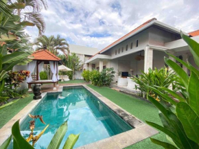 Spacious 3-Bedrooms Villa Kamari in Berawa